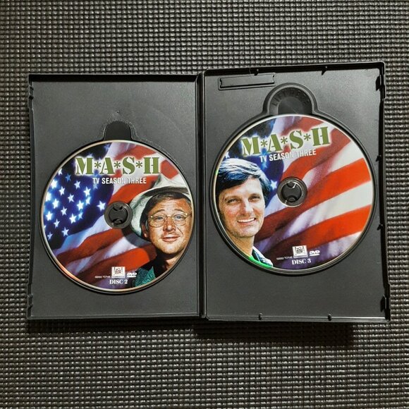 M*A*S*H MASH - Season 3 Collector's Edition (DVD, 2003, 3-Disc Set) - Picture 3 of 4